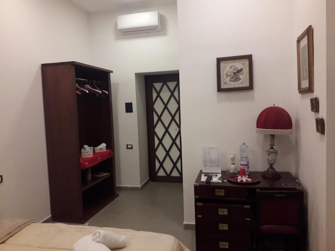 Room Don Carlo Napoli Exterior foto